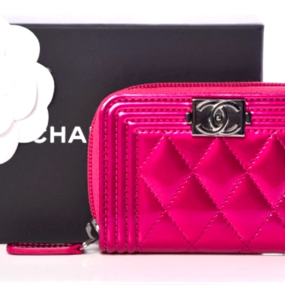 CHANEL - Metallic Patent Quilted Zip Around Boy Coin Wallet in Fuchsia